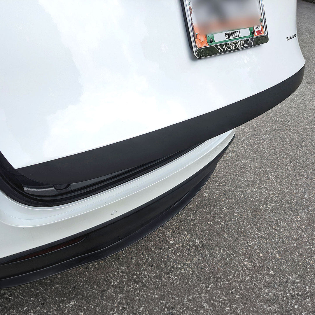 Model Y Trunk Lip Wrap