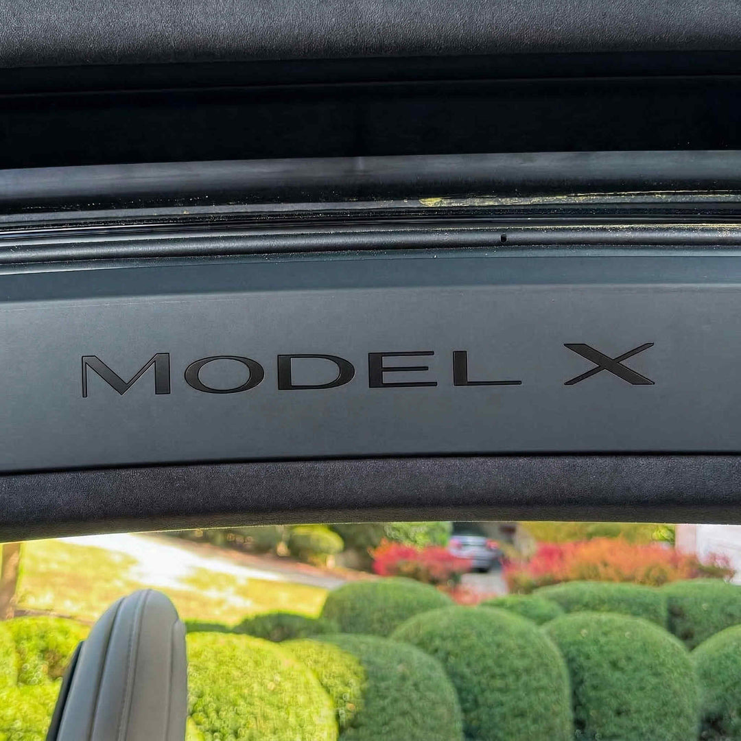 Model_X_Falcon_Door_Logo_Decal#material_satin-black
